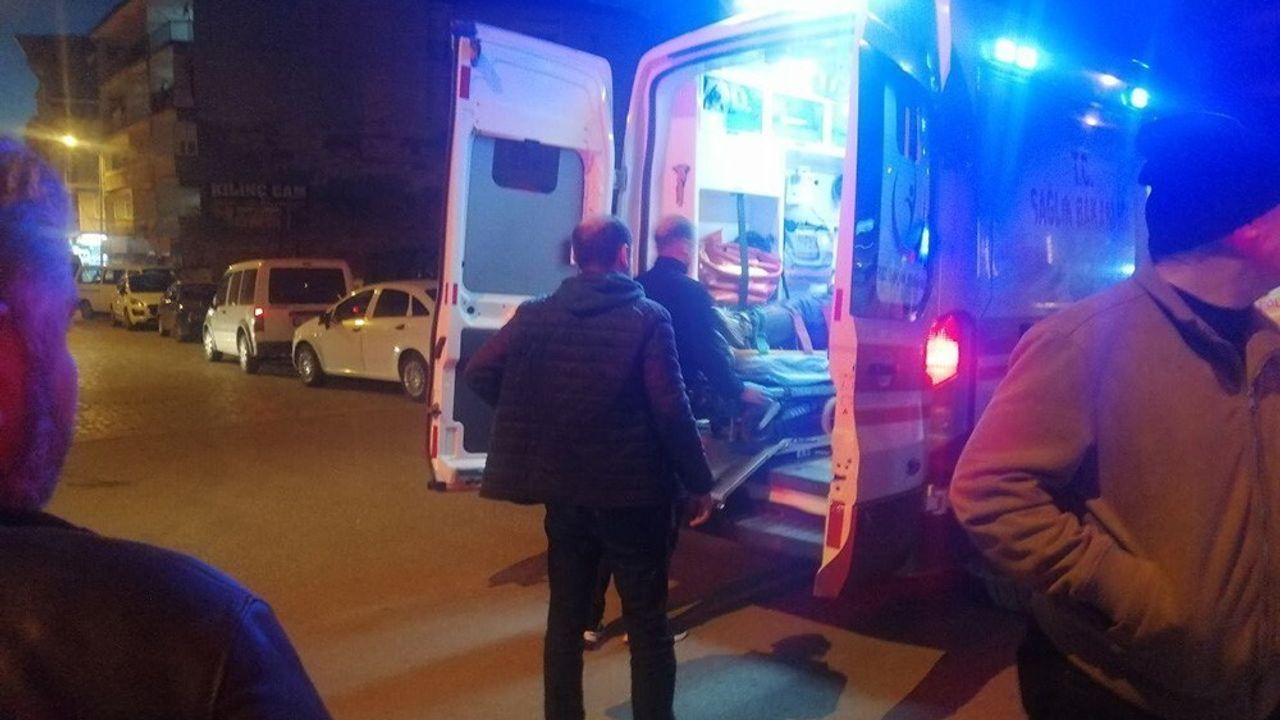 İsparta'da Otomobil ile Motosiklet Çarpıştı