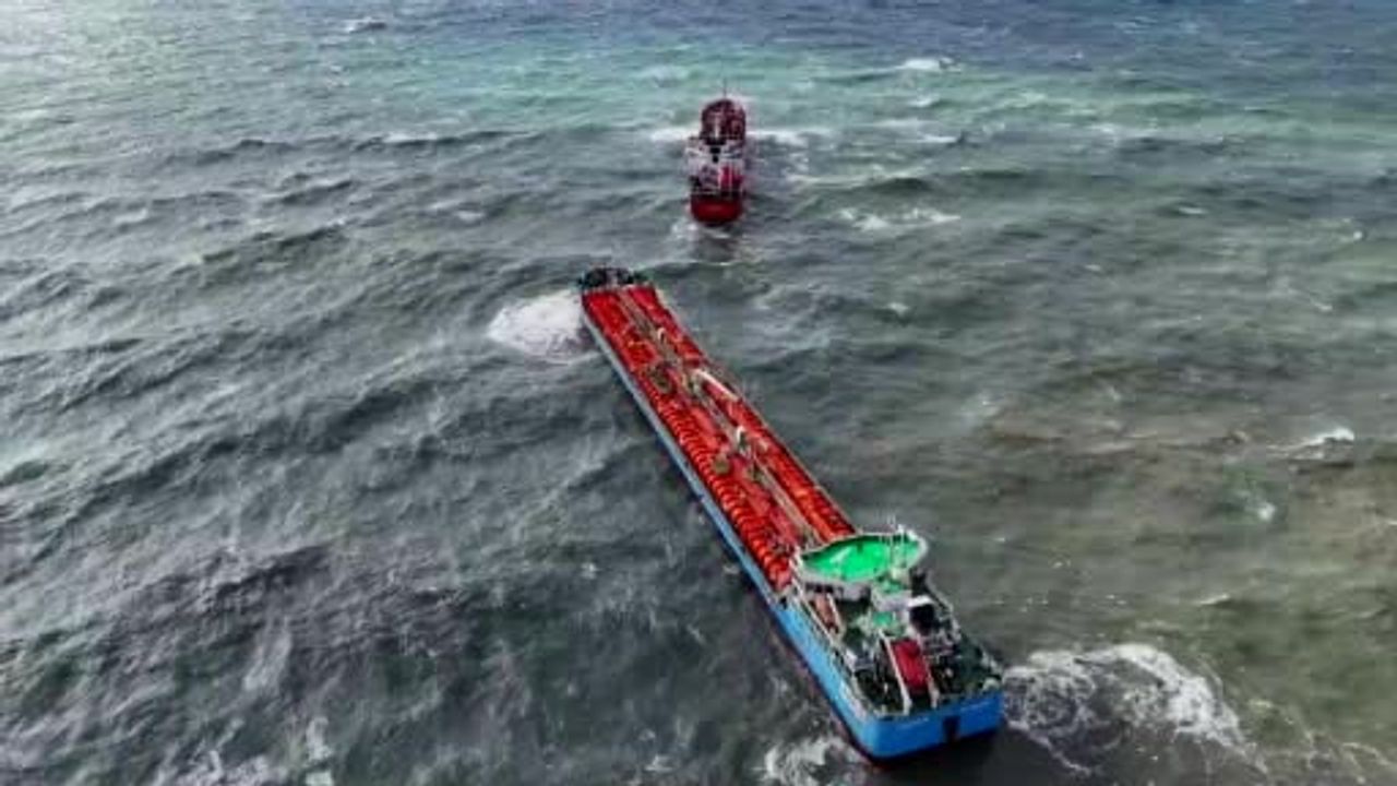 İstanbul'da İki Tanker Acil Durum Çağrısı Yaptı