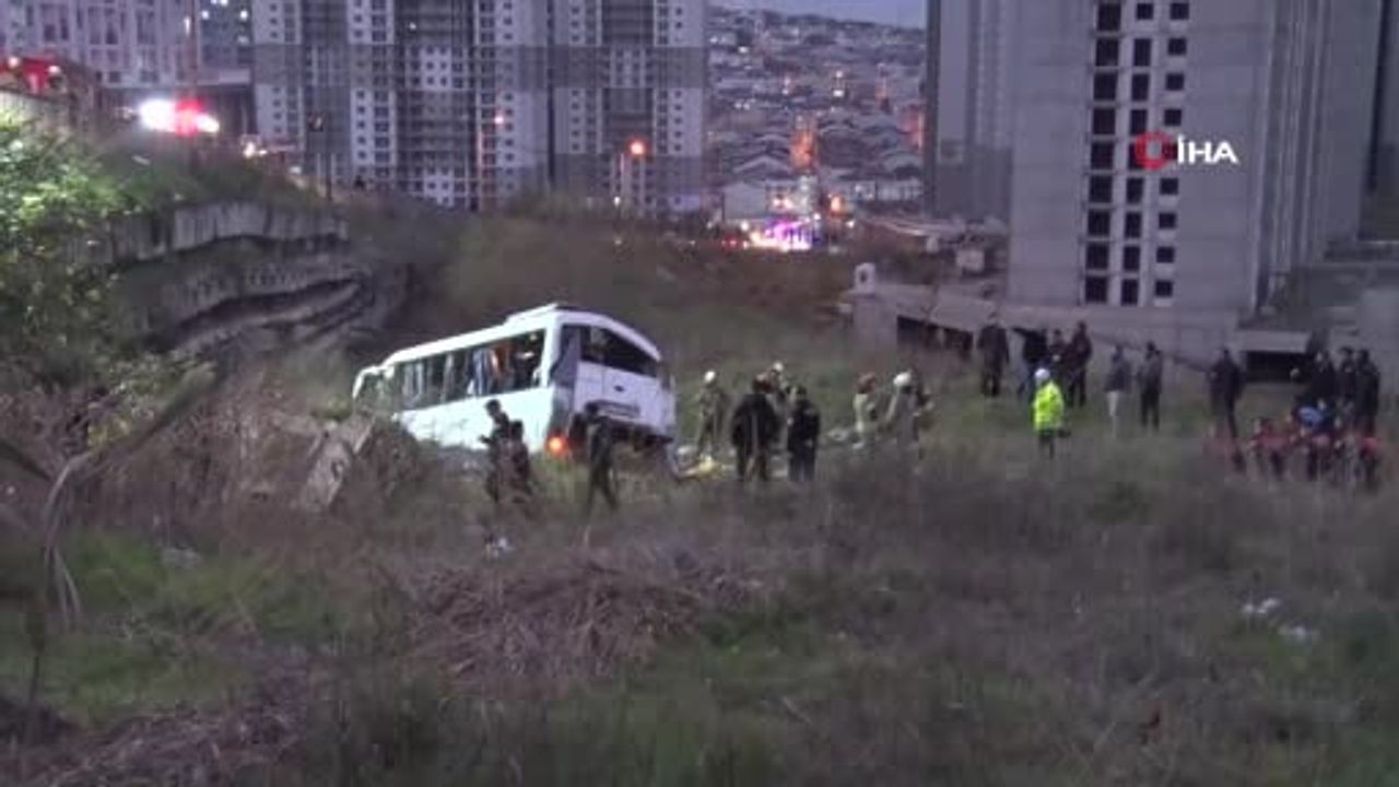İstanbul'da Servis Minibüsü Kazası: 2 Ölü, 9 Yaralı
