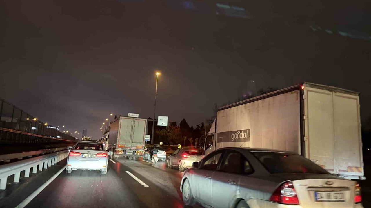 İstanbul'da Trafik Yoğunluğu Yüzde 90'a Ulaştı