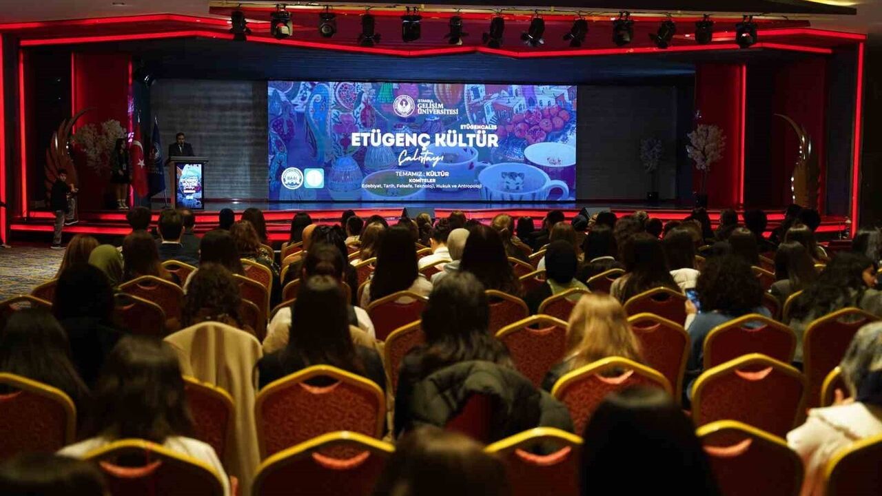 İstanbul Gelişim Üniversitesi'nde ETÜGENÇ Kültür Çalıştayı Gerçekleşti