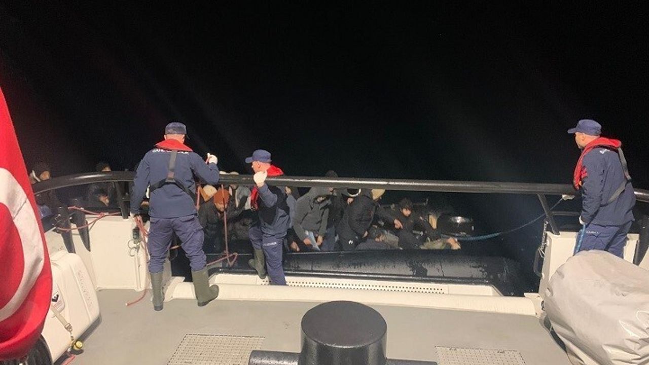 İzmir Açıklarında Düzensiz Göçmen Kurtarma Operasyonu