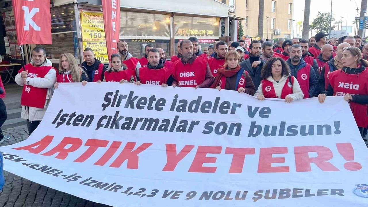 İzmir'de İşçiler Eylemlerine Devam Ediyor