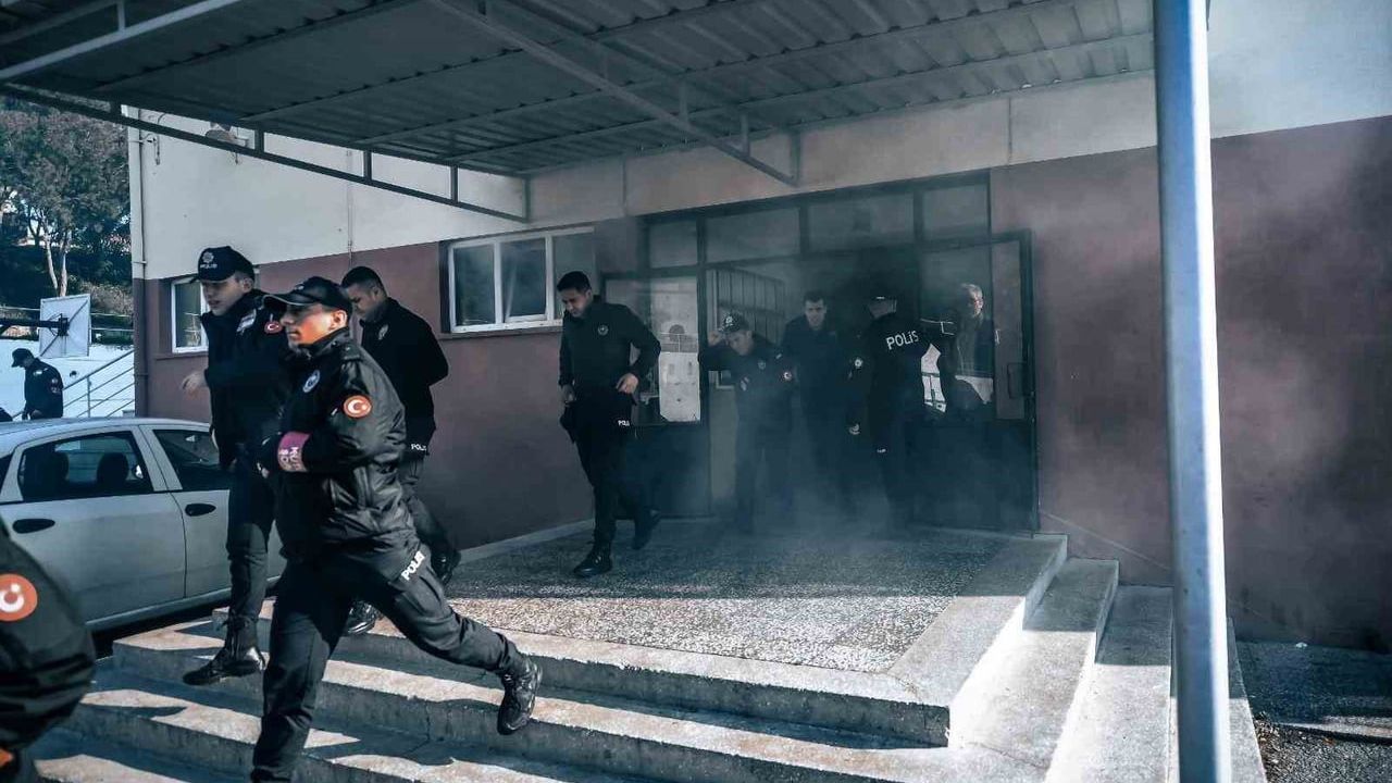 İzmir'de Yangın Tatbikatı Gerçekleştirildi