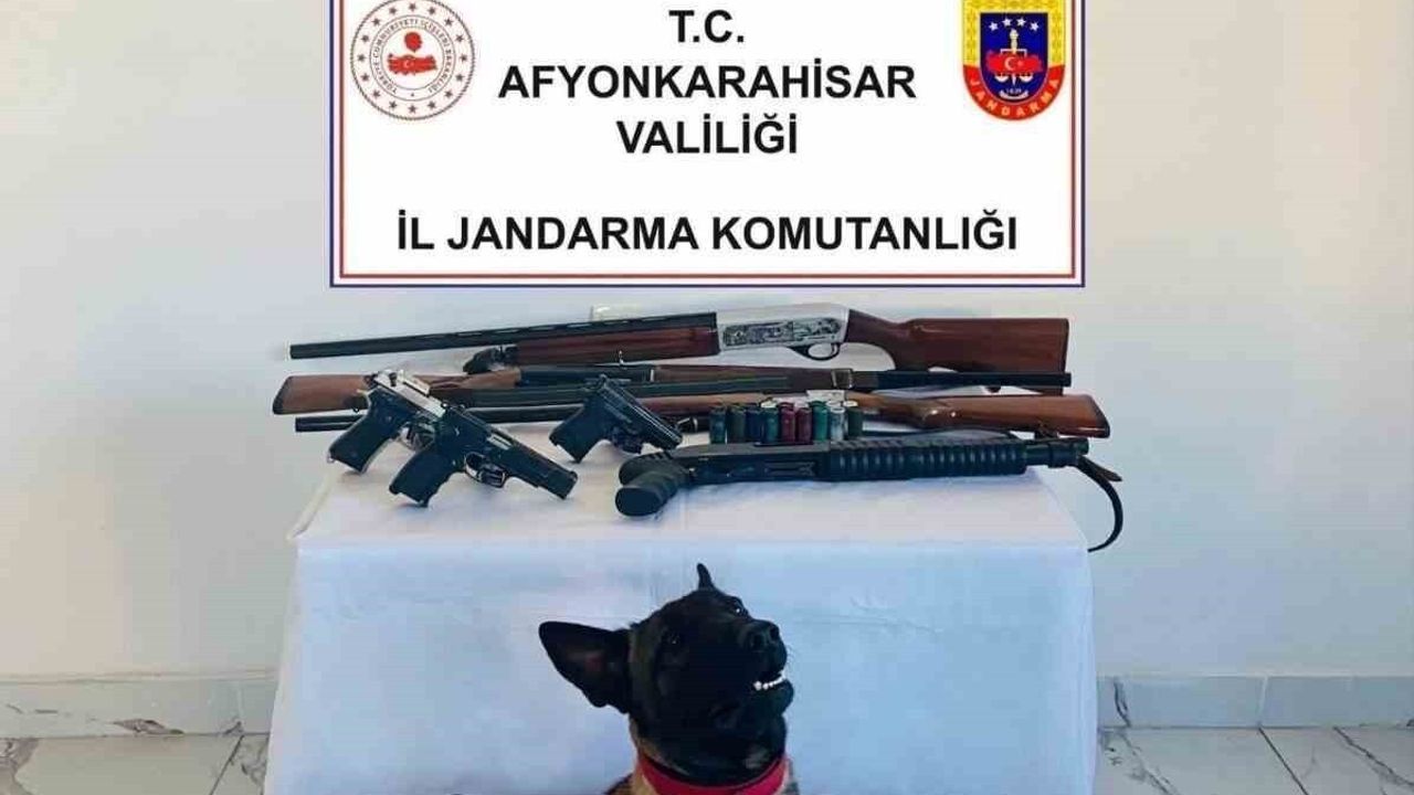 Jandarma'dan Ruhsatsız Silaha Geçit Yok