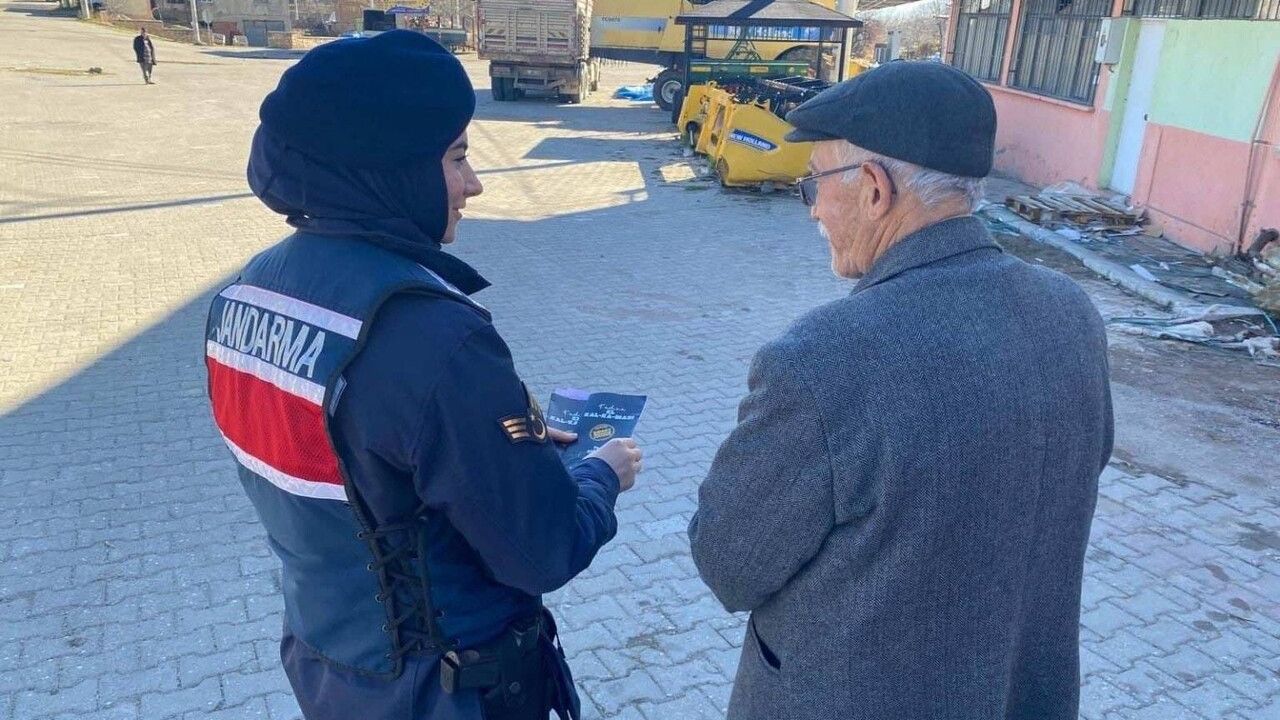 Jandarma Kadına Şiddetle Mücadelede Eğitim Faaliyetlerine Devam Ediyor