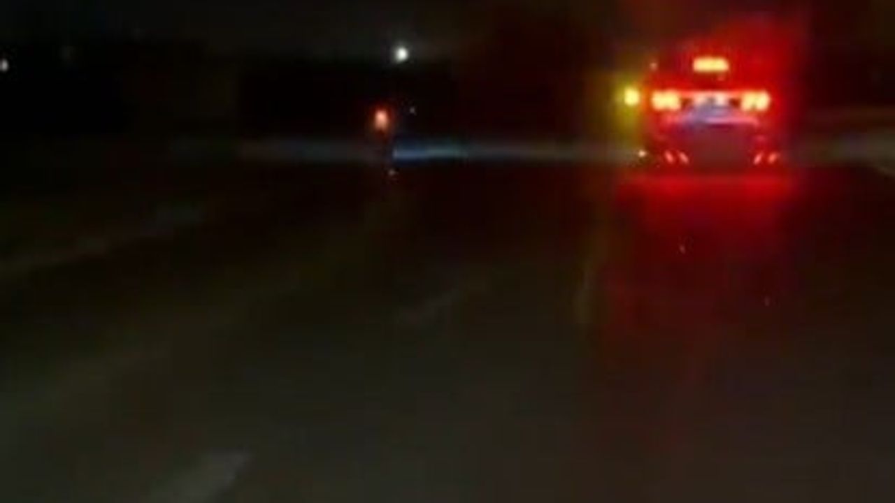 Jandarmadan Kaçan Motosikletli Kaza Yaptı, 2 Yaralı