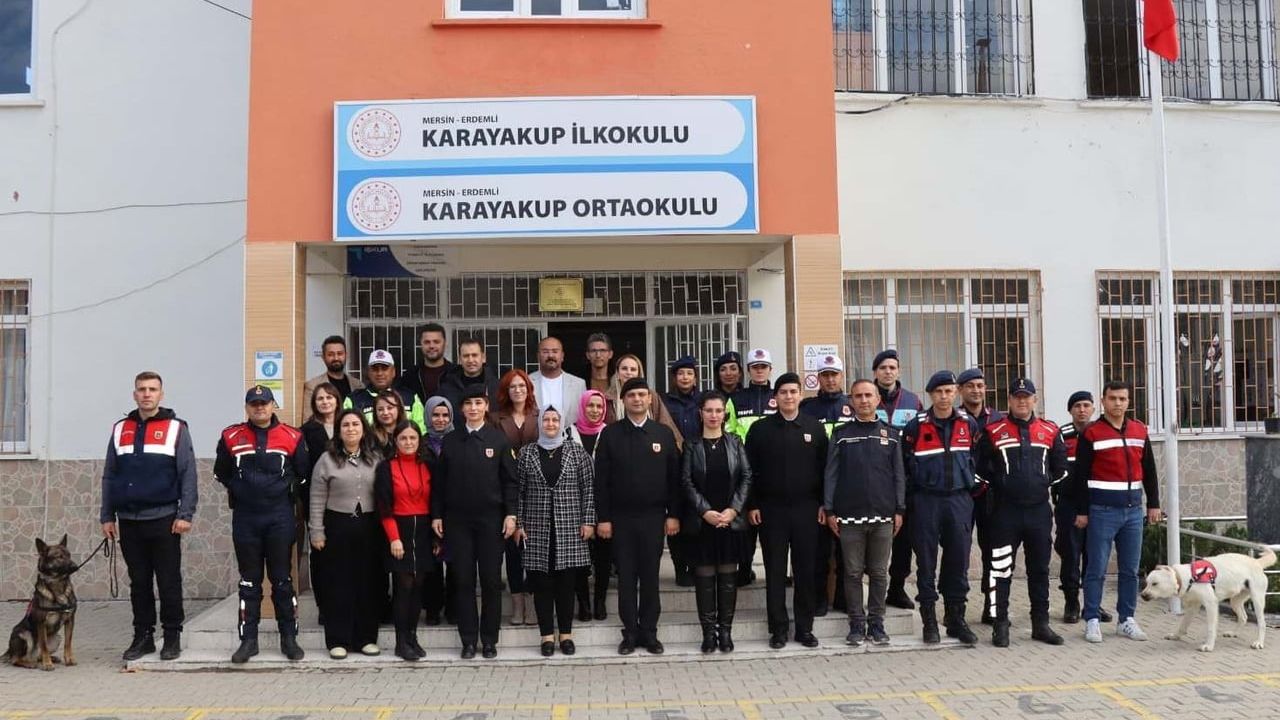 Jandarmadan Öğrencilere Güvenli Yaşam Eğitimi