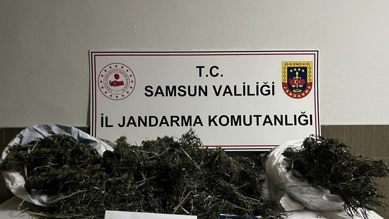 Jandarmadan Uyuşturucu Operasyonu: 3,5 Kilo Esrar Ele Geçirildi