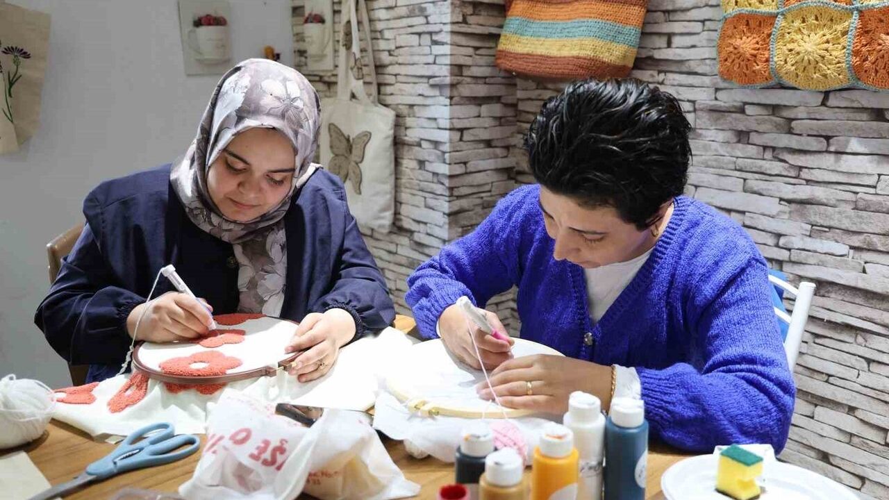 Kadınların Hobileri Ekonomik Gelire Dönüşüyor