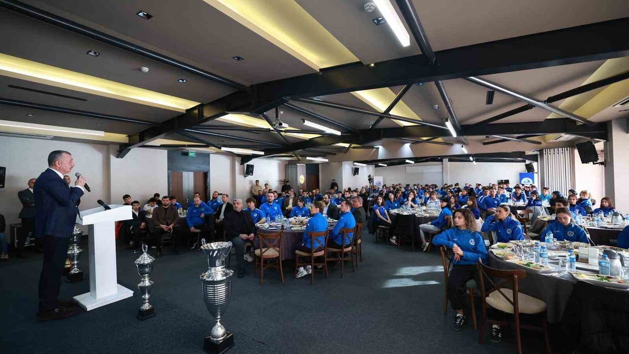 Kağıtspor Kulübü 2025'i 317 Madalya ile Tamamladı