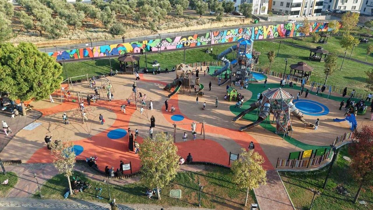 Kahramanmaraş'ta Aliya İzzetbegoviç Millet Bahçesi Yenilendi