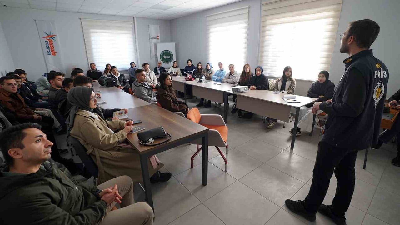 Kahramanmaraş'ta Gençler İçin Farkındalık Semineri