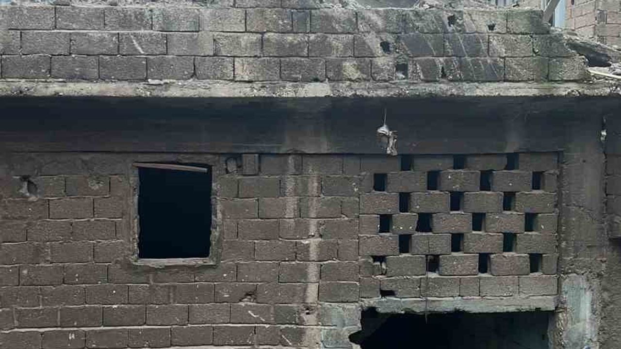 Kahramanmaraş'ta Metruk Ev Çöktü