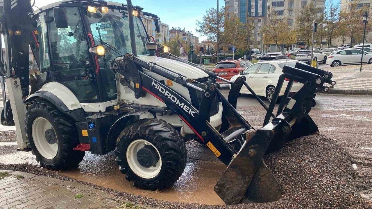 Kahramanmaraş’ta Sağanak Yağışa Karşı Yoğun Saha Çalışmaları