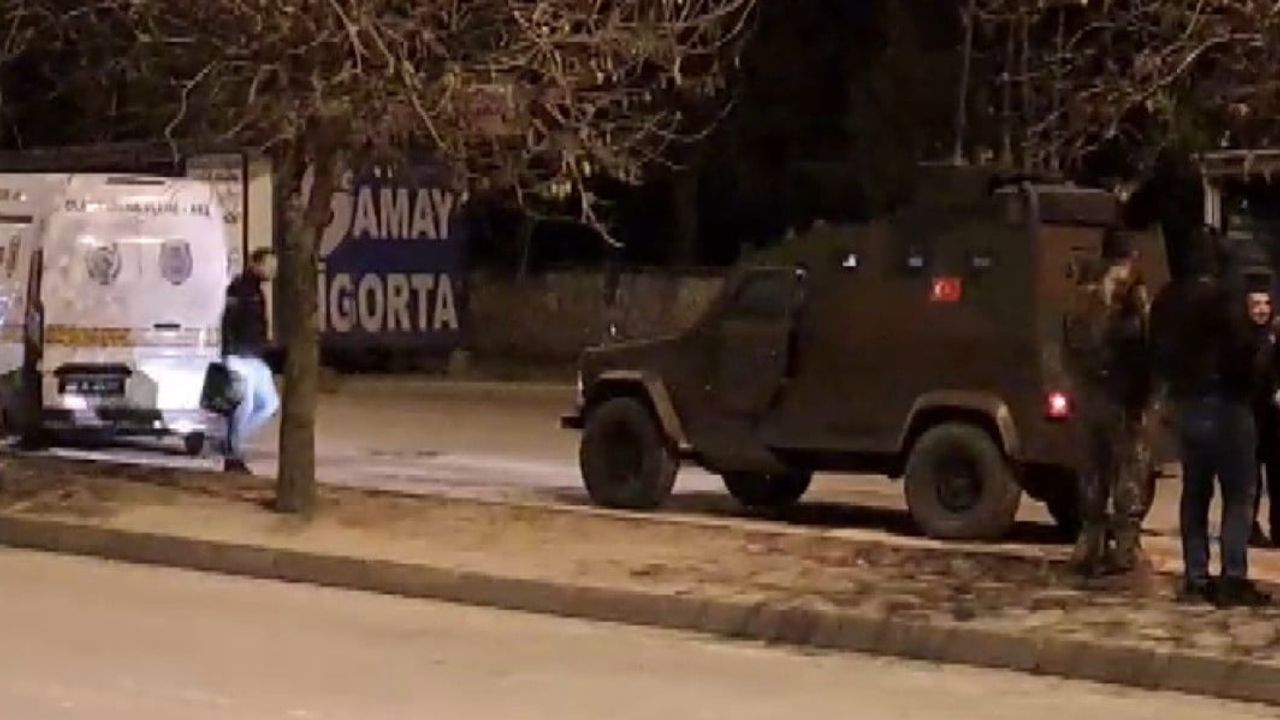 Kahramanmaraş'ta Şüpheli Araçta El Yapımı Patlayıcı Ele Geçirildi