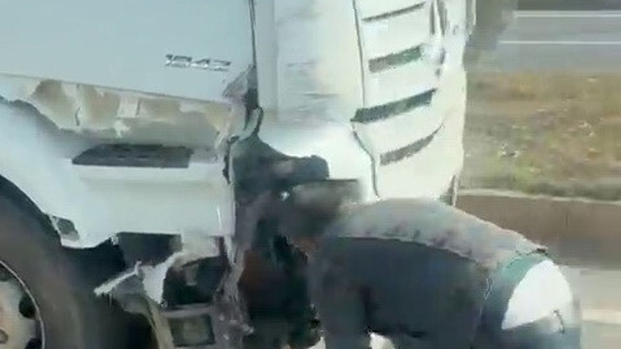 Kahta'da Tır ve Hafif Ticari Araç Çarpıştı: 1 Yaralı