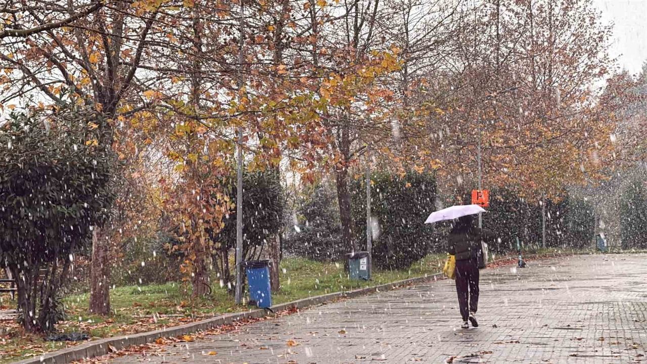 Kampüste 5 Dakikalık Kar Keyfi