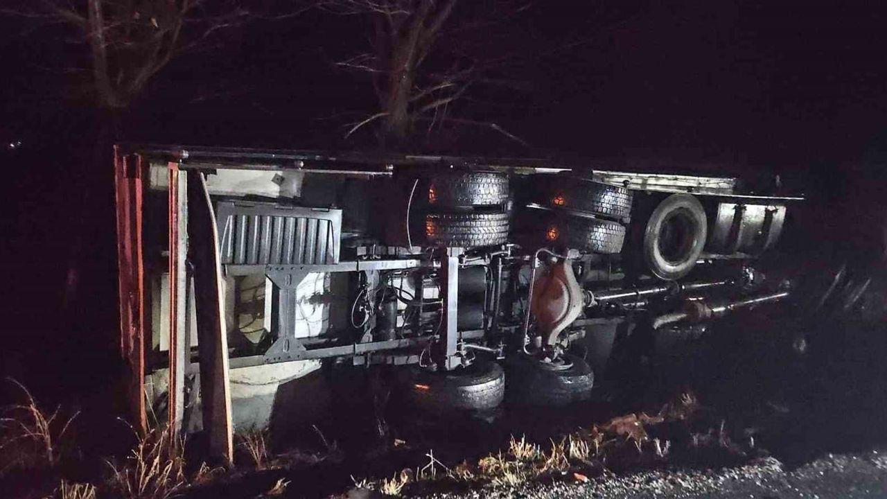 Kamyonla Çarpışan Otomobilin Sürücüsü Hayatını Kaybetti