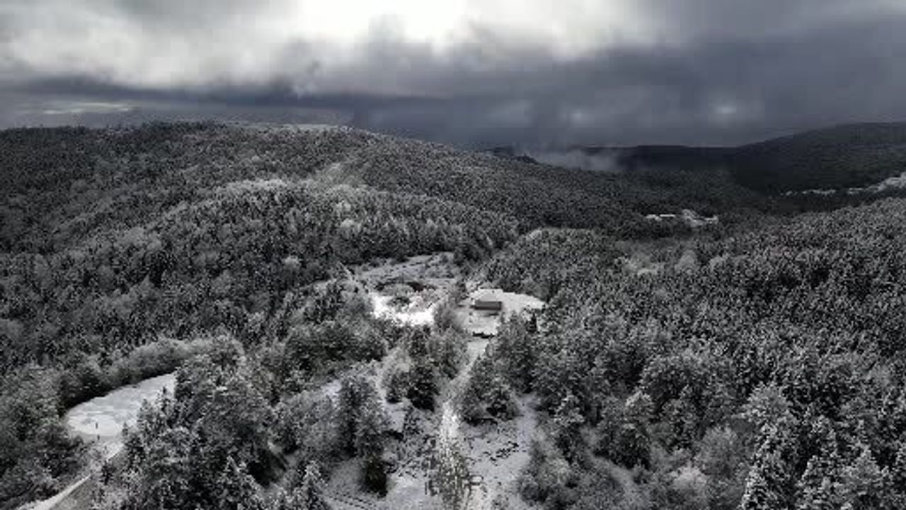 Karabük'te Dronla Görüntülenen Kartpostallık Kar Manzaraları