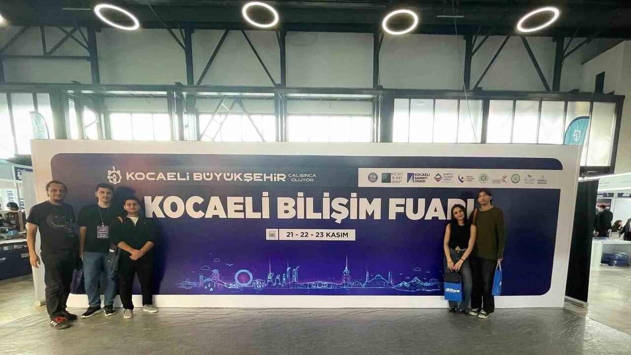Karabük Üniversitesi Öğrencileri Bilişim Fuarında Yapay Zeka ve Siber Güvenliği İnceledi