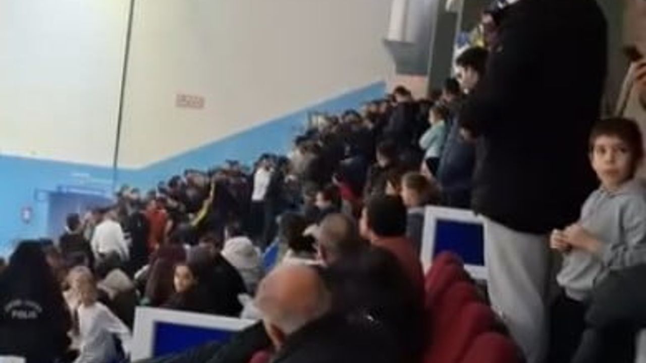 Karacabey Belediyespor'un Fenerbahçe'yi Mağlup Ettiği Maçta Olaylar Çıktı