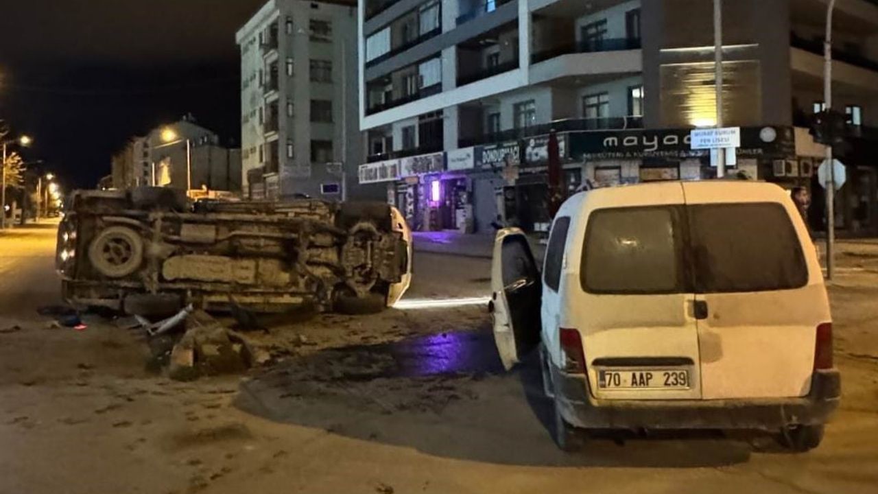 Karapınar'da Kamyonet Çarpışması: 2 Yaralı