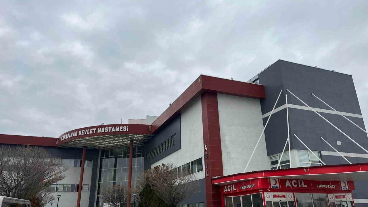 Karapınar'da Tır ve İki Otomobilin Karıştığı Zincirleme Kaza