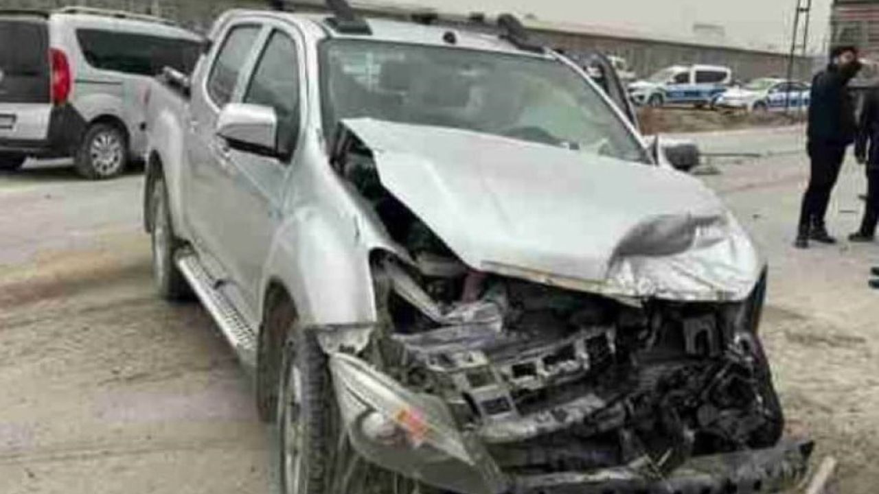 Karapınar’da Tır ve Kamyonet Çarpıştı: 1 Yaralı