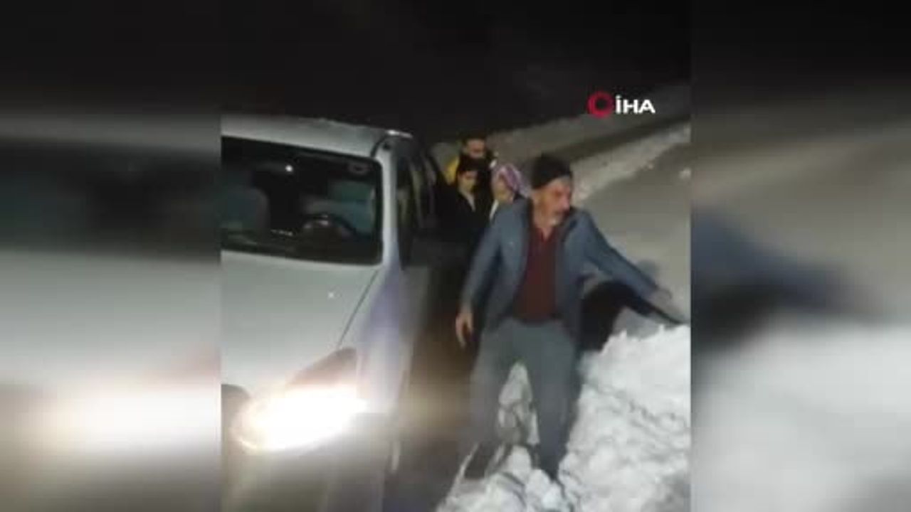 Karla Kaplı Yolda Doğum İçin Zorlu Mücadele