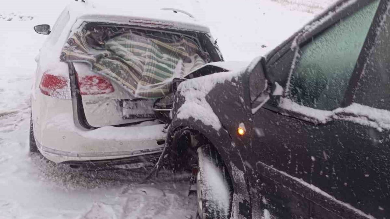 Karla Kaplı Yolda Kaza: Bir Yaralı