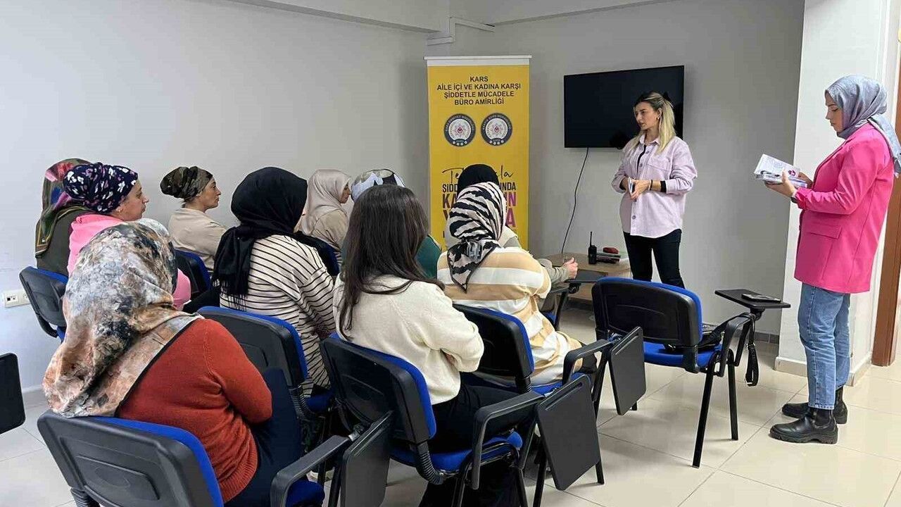 Kars'ta Kadınlara KADES Uygulaması Tanıtıldı