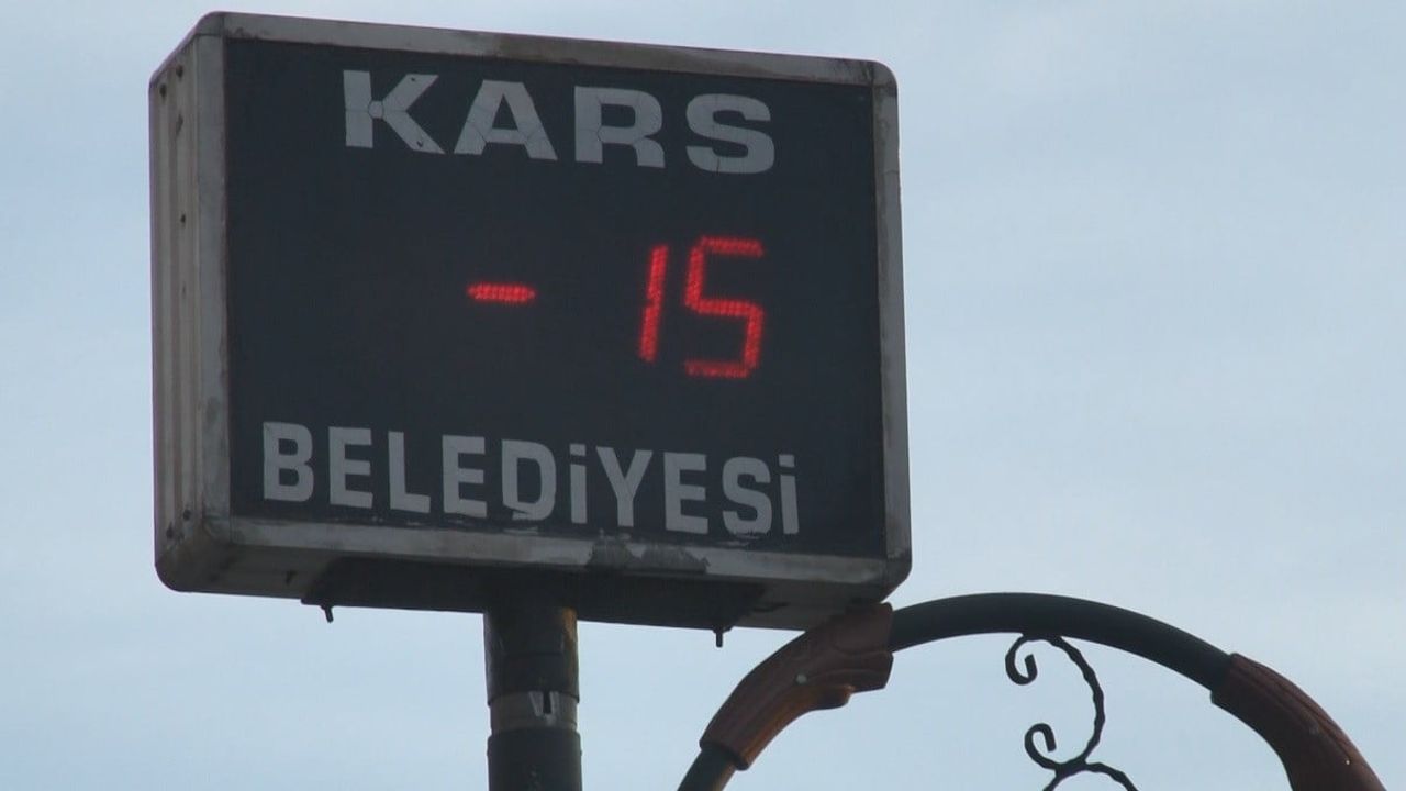 Kars'ta Sibirya Soğukları Hayatı Durdurdu
