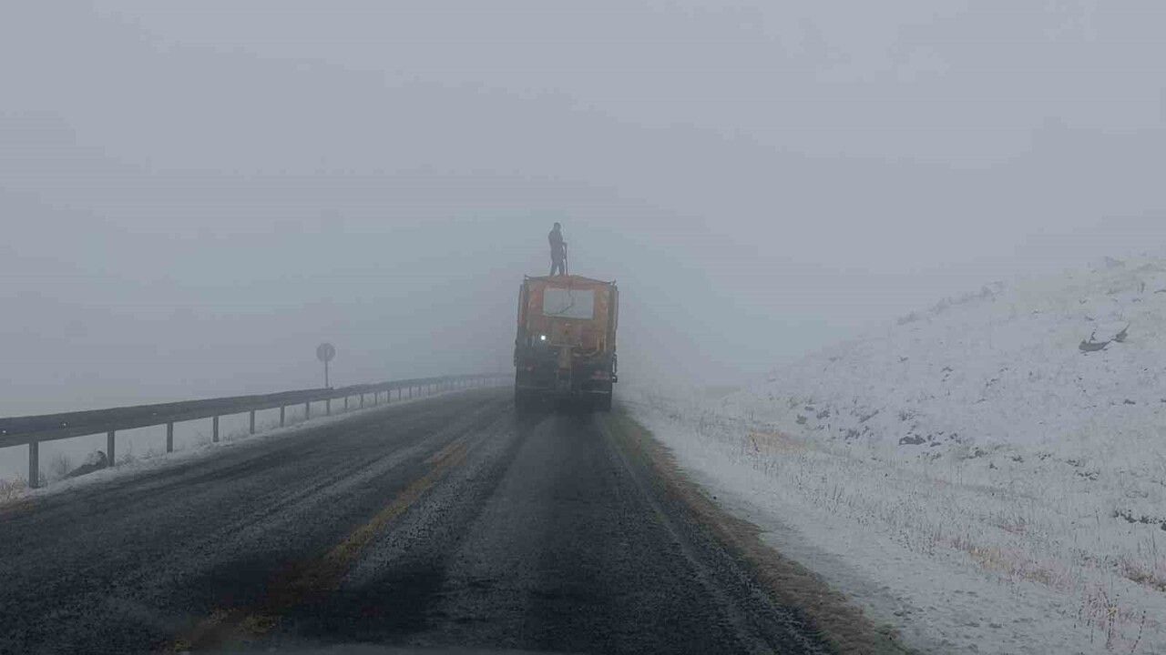 Kars'ta Yoğun Sis Ve Kar Yağışı: Uçuşlar İptal Edildi