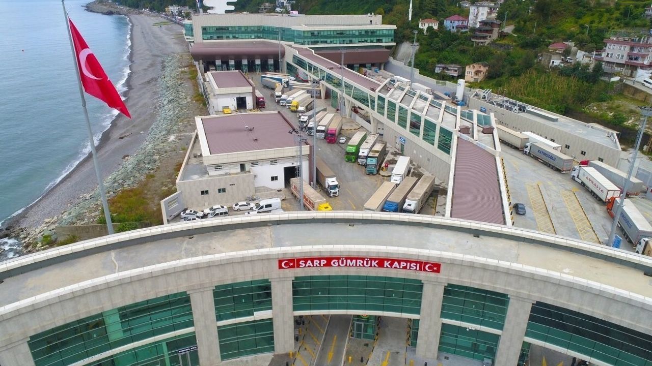 Kasım Ayında Sarp Sınır Kapısı'ndan Rekor Tır Geçişi