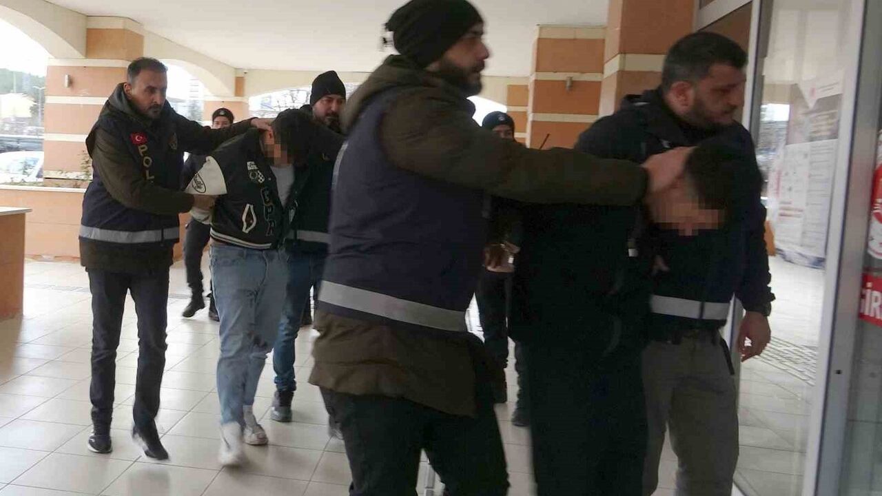 Kastamonu'da Cinayetle Sonuçlanan Bıçaklı Kavga: 4 Zanlı Adliyeye Sevk Edildi