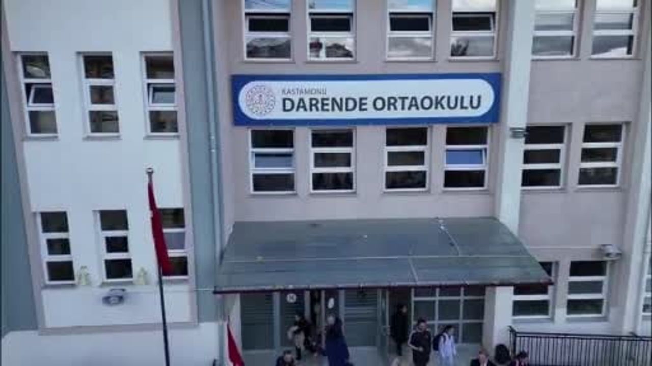 Kastamonu'da Emekli Okul Müdürüne Duygusal Veda Töreni