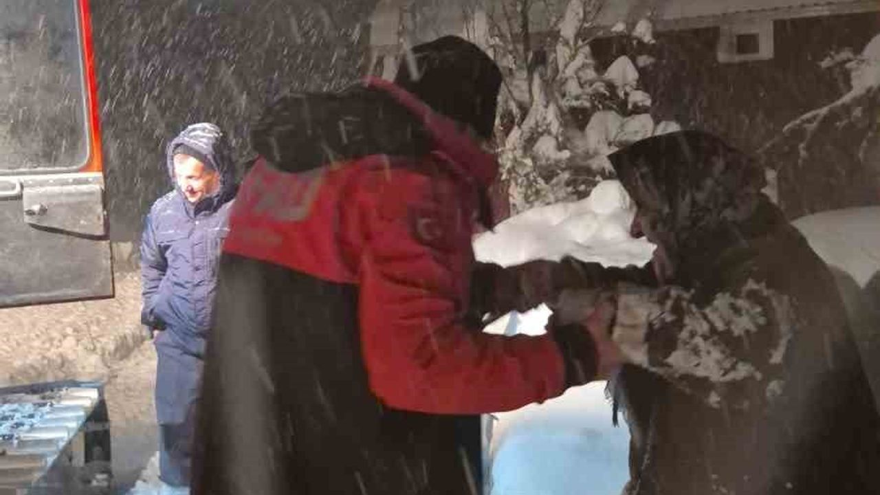 Kastamonu'da Kar Teferruatları İçin AFAD ve UMKE Seferber Oldu