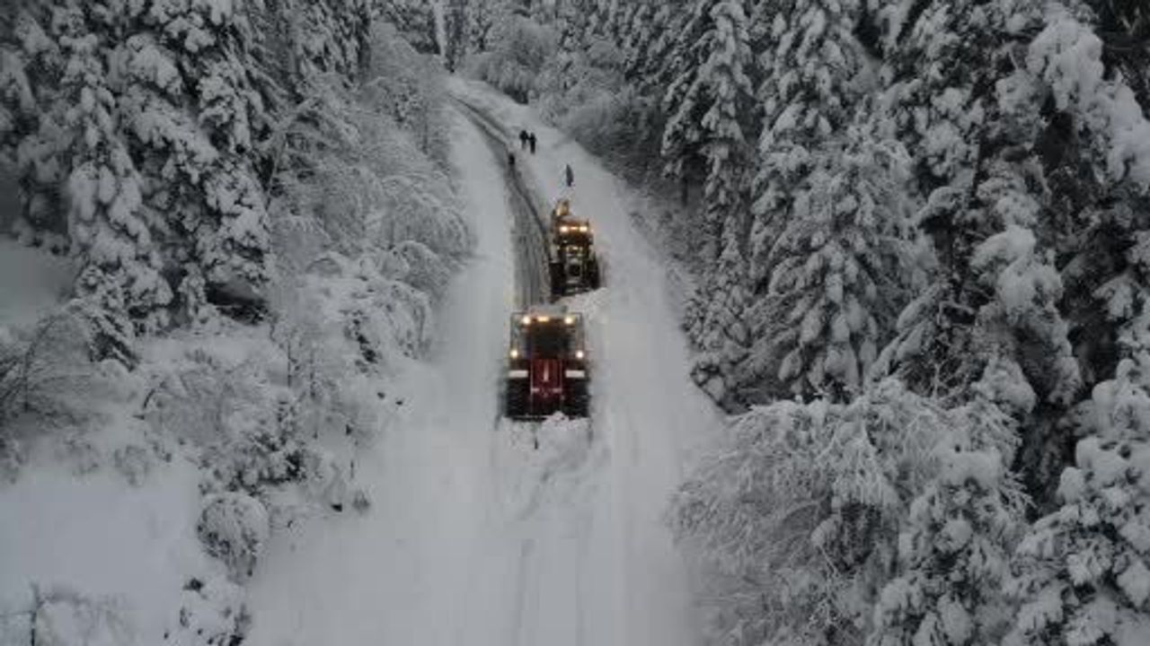 Kastamonu'da Kış Sürecine Hazırlık: Ekipler Karla Mücadeleye Başladı
