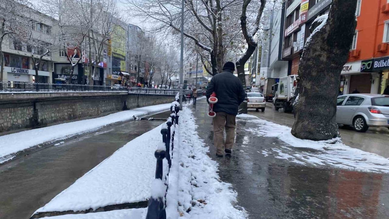 Kastamonu'da Yeniden Kar Yağışı Etkisini Gösteriyor