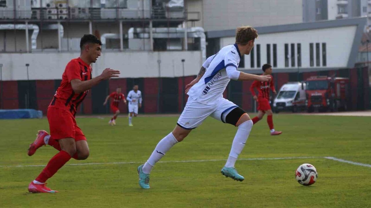 Kastamonuspor, Karacabey Belediyespor'u 2-1 Yendi
