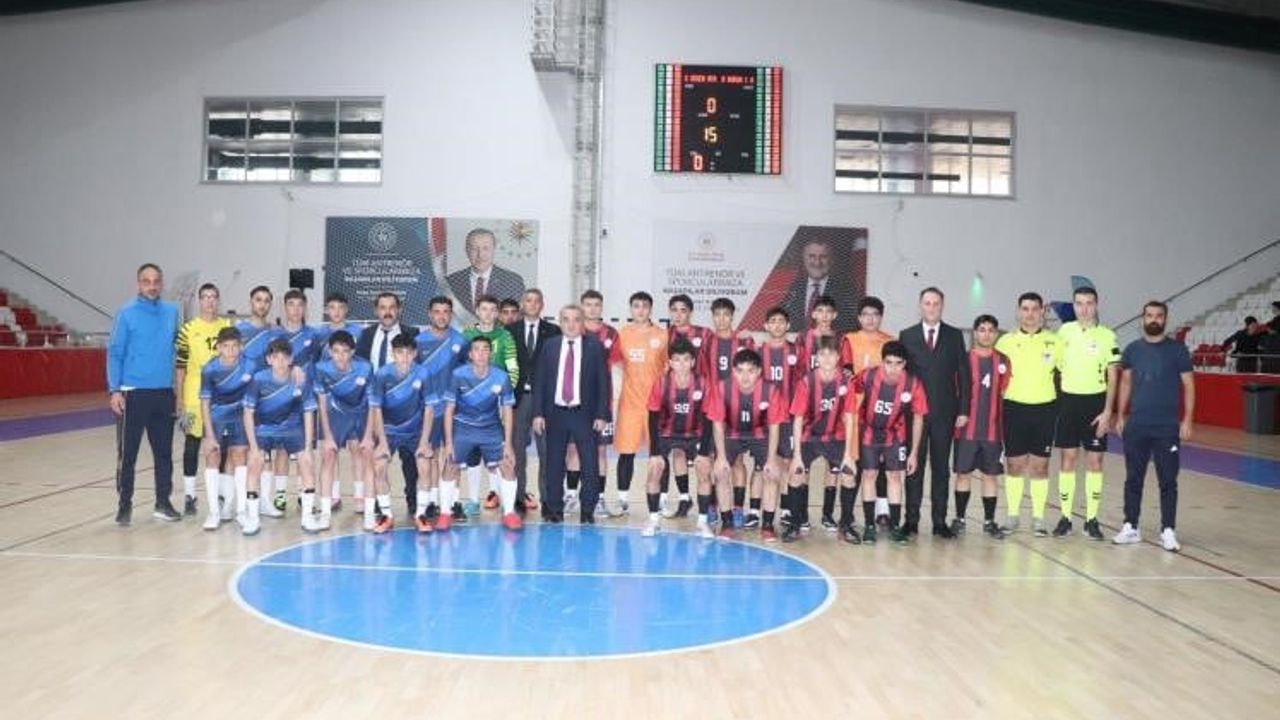 Kaymakam Adem Öztürk Futsal Maçlarını İzledi