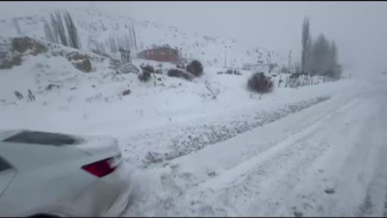 Kayseri'de AFAD Ekipleri Mahsur Kalan Araçlar İçin Seferber Oldu