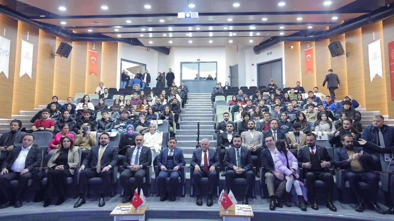 Kayseri'de Genç Girişimcilere Destek Zirvesi