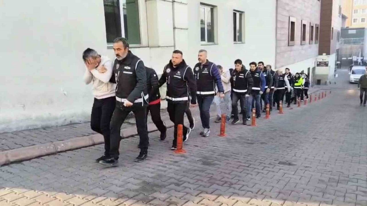 Kayseri'de Kanser İlaçları Operasyonu: 3 Kişi Tutuklandı