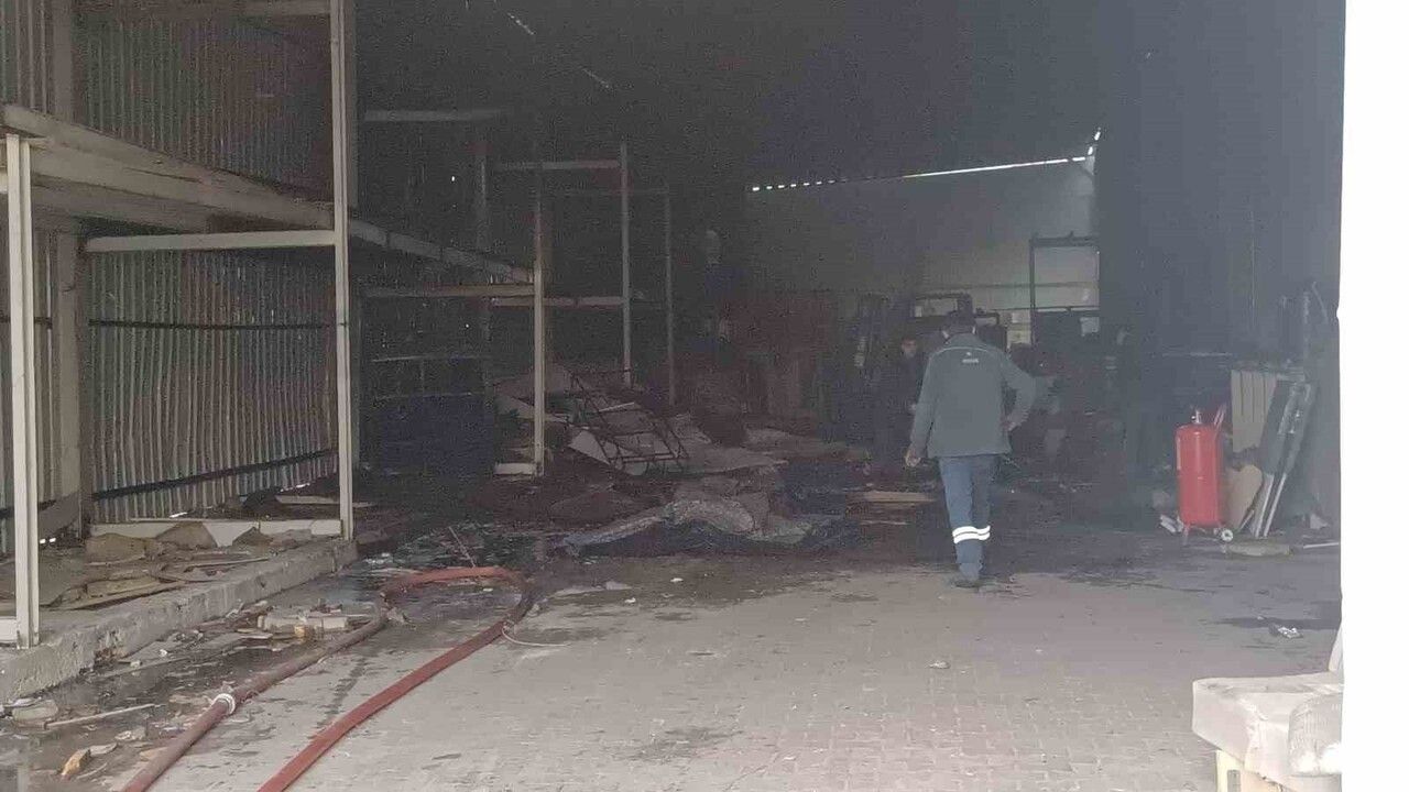 Kayseri'de Mobilya Fabrikasında Yangın Çıktı