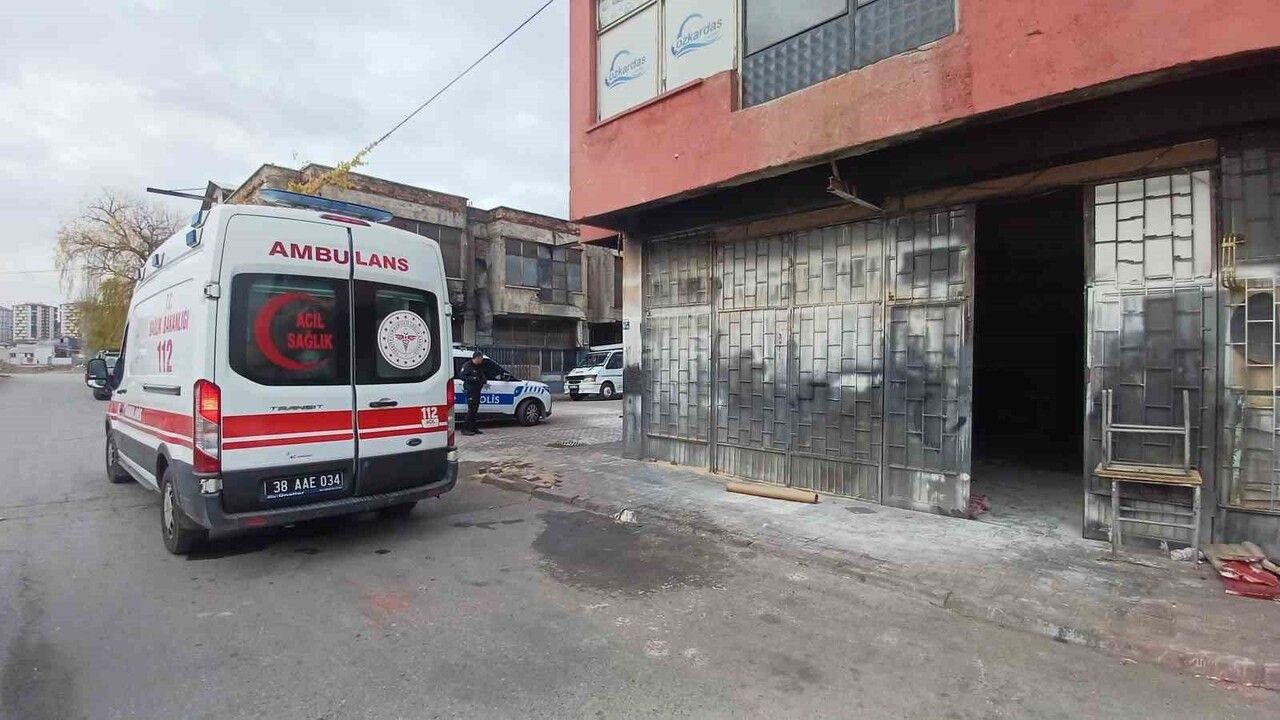 Kayseri'de Tinerle Sobayı Yakmaya Çalışan Kişi Kendini Yaktı