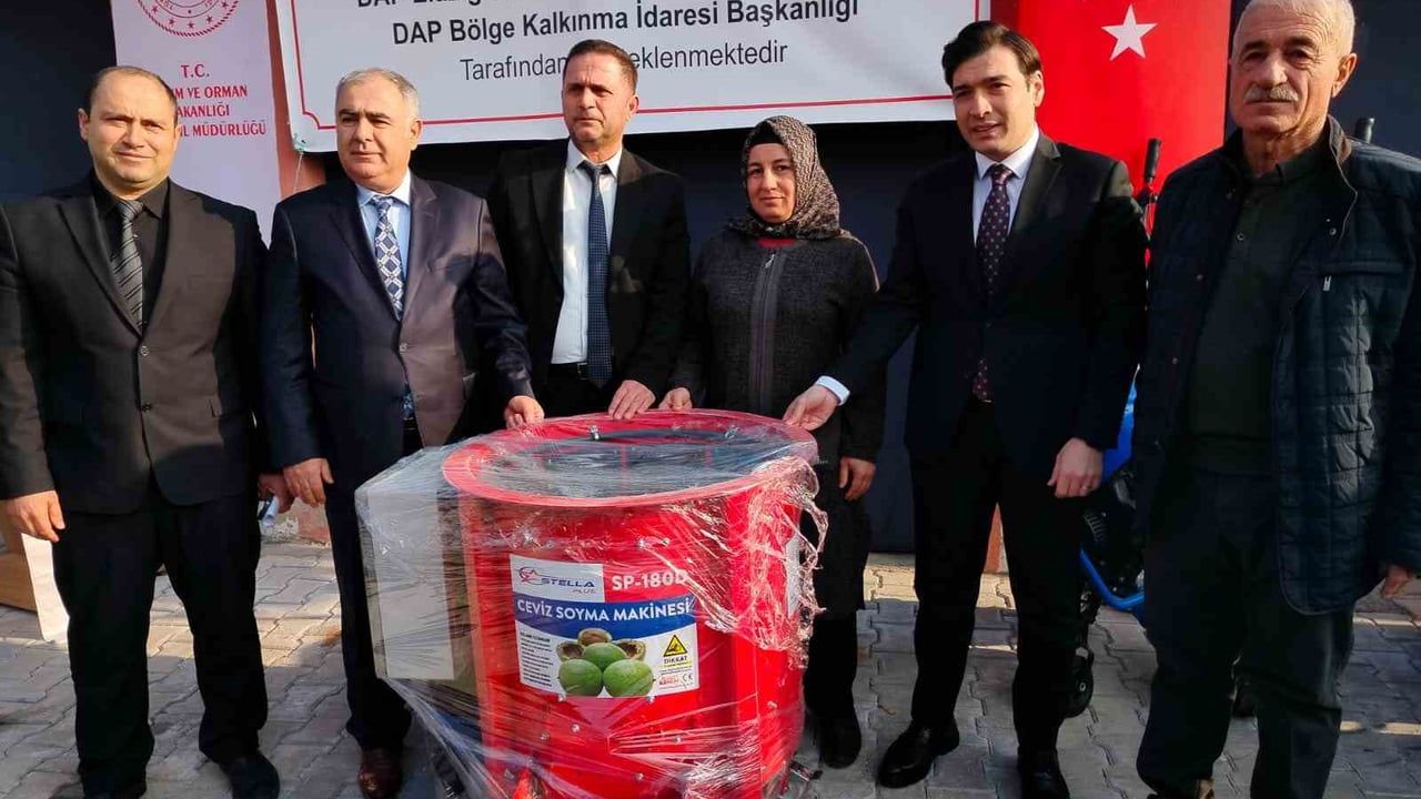 Keban'da Çiftçilere Makine Desteği