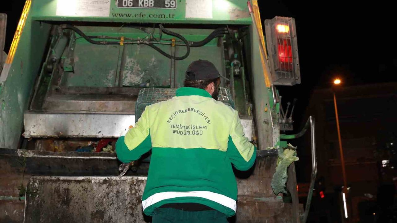 Keçiören Belediyesi, Temizlik Çalışmalarını Kesintisiz Sürdürüyor