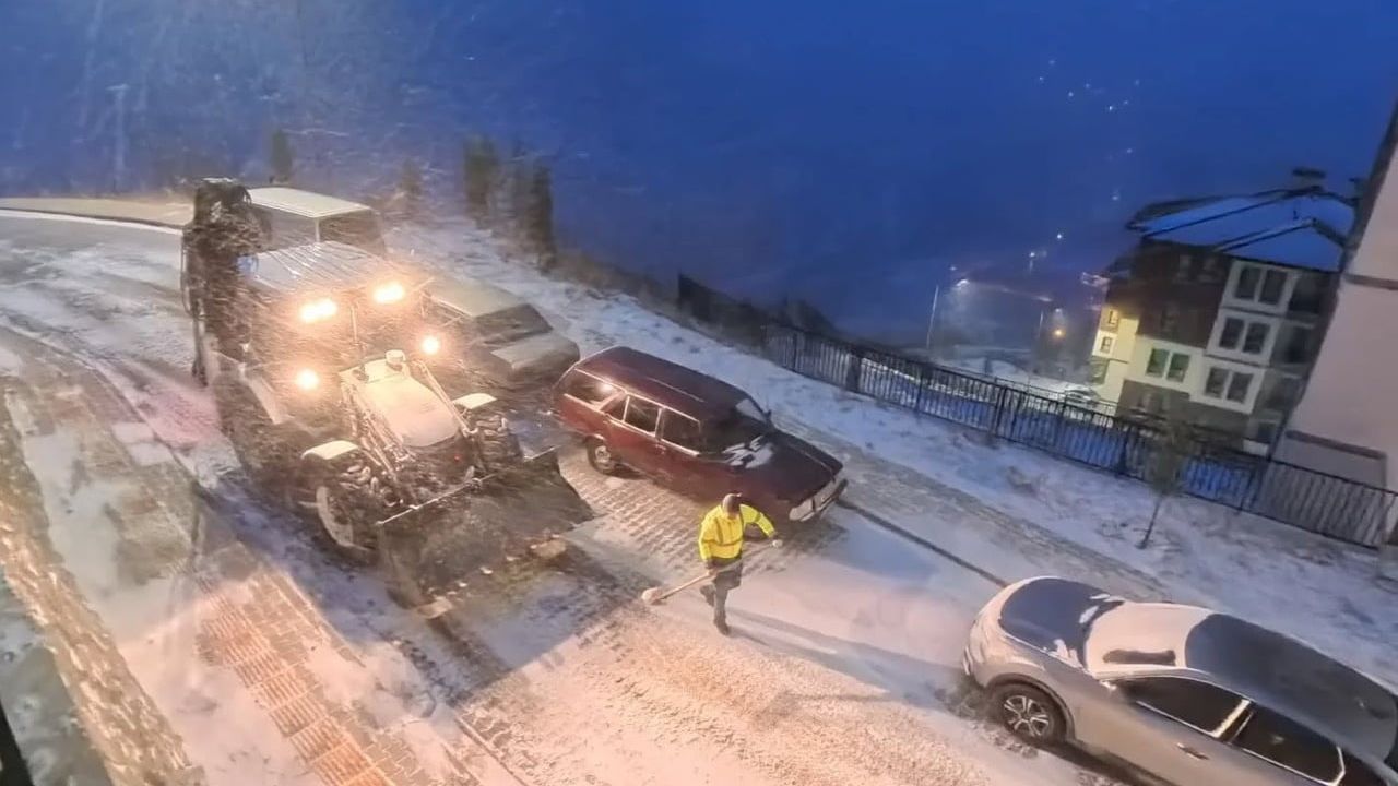 Kemaliye'de Karla Mücadele Devam Ediyor